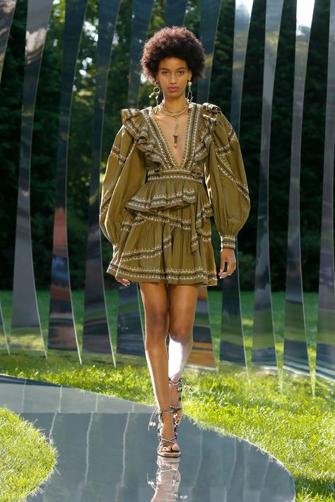 Spring Runway, Olive Dress, Column Skirt, Ulsan, Spring Summer Dress, Ladies Dress Design, Ulla Johnson, Spring Dresses, New Yorker