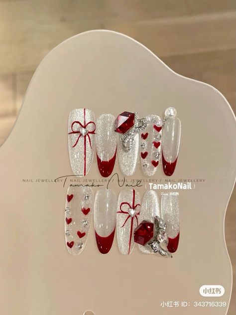 Christmas Nails Inspo Red, Nail Art Xmas Ideas, Xmas Red Nails Christmas Design, Nail Merry Christmas, Nails Christmas Designs Red, Coquette Christmas Nails, Nail Noel Christmas, Pink Nails Coquette, Tet Nails