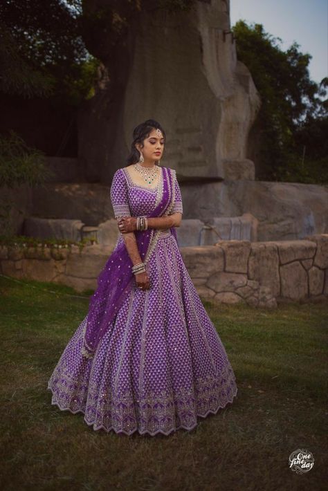 Wedding Matching Outfits, Lehenga Anarkali, Indian Wedding Dresses, Lehenga Saree Design, Simple Lehenga, Latest Bridal Lehenga, Bridal Sarees South Indian, Half Saree Lehenga, Long Gown Design