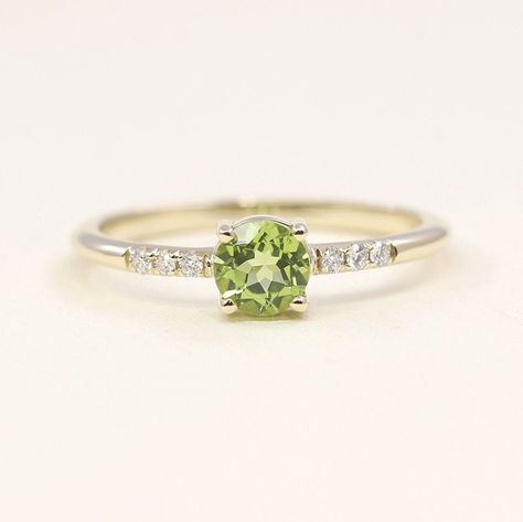 Frog Wedding, Peridot Birthstone Ring, Peridot Engagement Ring, Girls Ring, Peridot Engagement Rings, Cheap Diamond Rings, Wedding Aesthetics, August Birthstone Ring, Mauve Wedding