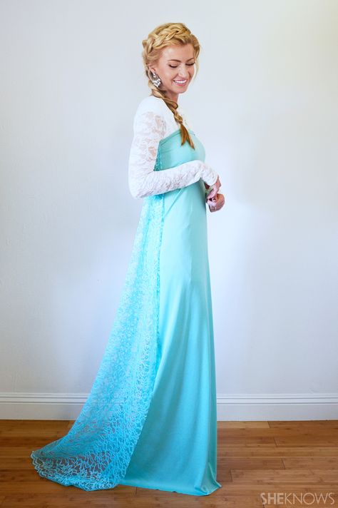 Easy DIY Elsa Dress Halloween Costume Diy Disney Princess Costume, Princess Dress Diy, Diy Princess Costume, Adult Princess Costume, Disney Princess Diy, Modest Halloween Costumes, Disney Princess Halloween Costumes, Robe Diy, Disney Princess Costumes