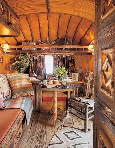 Airstream redecorated Adirondack... by Ralph Lauren. Air Stream, Camping Vintage, Airstream Interior, Vignette Design, Rv Makeover, Van Ideas, Interior Vintage, Camper Makeover, Vintage Campers