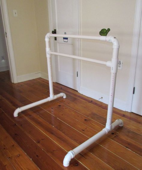 DIY Ballet Barre from PVC for Less Than 15 dollars (if my girls choose to get really serious about their craft this could be a good idea some day!) Diy Ballet Barre, Ballet Bar, Dance Crafts, Pvc Pipe Projects, Dance Rooms, Pvc Projects, Ballet Barre, Pvc Pipe, At Home Gym