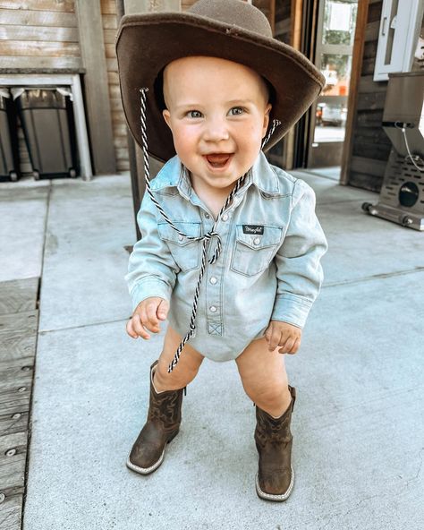 OUR LITTLE COWBOY 🤍 Toddler Cowboy Outfit, Cowboy Halloween Costume, Country Baby Boy, Cowboy Outfit, Cowboy Costume, Baby Boy Summer, Little Cowboy, Boys Summer, Cowboy Outfits