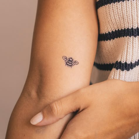 Fine Line Bumble Bee, Bee Tattoo With Initials, Fine Line Bumble Bee Tattoo, Small Bee Tattoos, Mini Bee Tattoo, Bee Minimalist Tattoo, Dainty Bee Tattoo, Fine Line Bee Tattoo, Simple Bee Tattoo