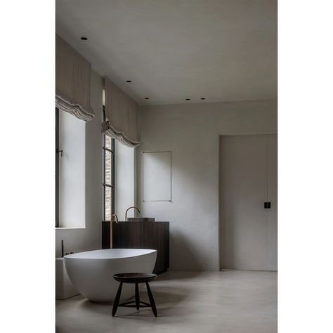 Platform D (@platformd) • Instagram photos and videos Belgian Modern, Belgian Interior Design, Bathtub Design, Modern Architects, Famous Architects, Up Book, Bath Room, Minimalist Bathroom, Polished Concrete