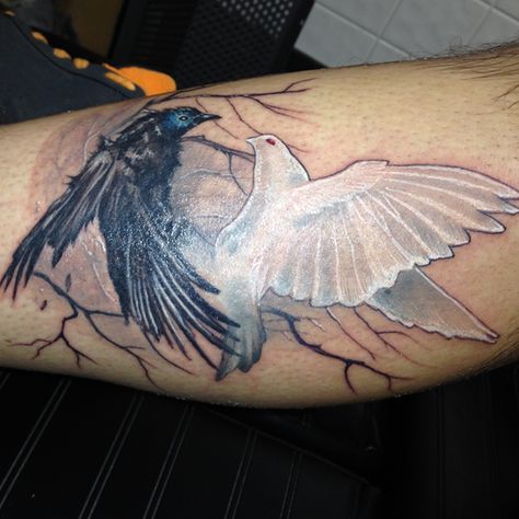 Dove And Crow Tattoo, Raven And Dove Tattoo, Tattoos Galaxy, Galaxy Tattoos, Crow Tattoos, Trash Polka Tattoos, Watercolor Tattoo Artists, Tattoos Color, Tattoo Artists Near Me