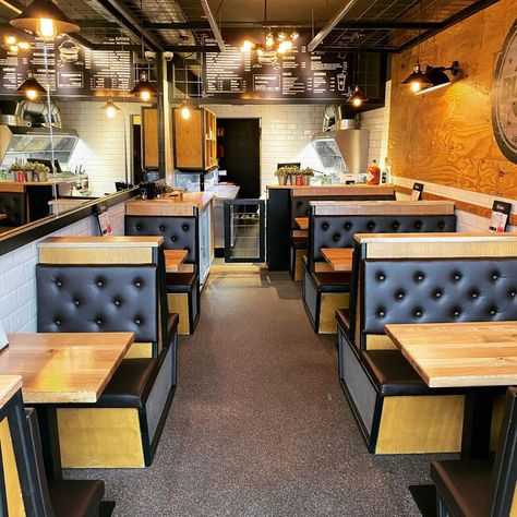 Small Burger Restaurant Design, Small Burger Shop, Small Burger Shop Design, Burger Shop Interior Design, Burger Shop Design, Small Restaurant Design Ideas, Restaurant Booth Design, Small Restaurant Interior, Restaurant Design Rustic