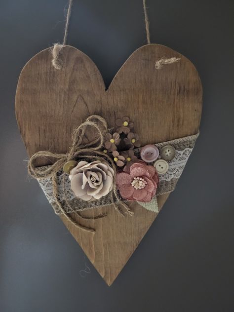 Wood heart decorated with flowers, twine, lace and buttons. Wooden Hearts Crafts Ideas, Wood Heart Crafts, Wooden Hearts Crafts, Rustic Hearts, Valentine Wreaths, Craft Ornaments, Summertime Crafts, Heart Craft, Sheep Crafts