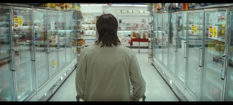 grocery store wash lighting & red motif-- color composition "We Need to Talk About Kevin" Grocery Store Cinematography, Supermarket Aesthetic, Cinema Ideas, Movie Inspiration, Cinema Idea, Color In Film, Vlog Aesthetic, Japan Travel Destinations, Opening Video