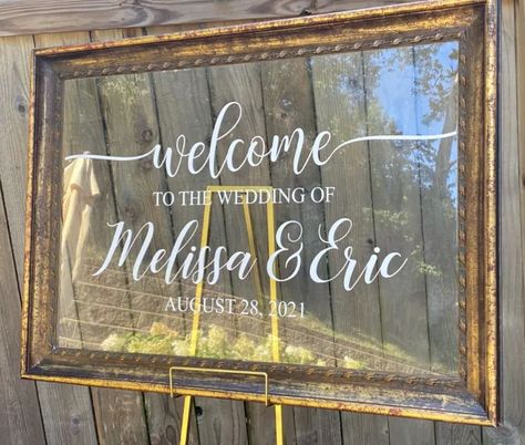 Diy Wedding Welcome Sign, Dyi Wedding, Welcome Pictures, Wedding Signs Diy, Old Picture Frames, Diy Picture Frames, Future Wedding Plans, Wedding Picture Frames, Lazy Girl