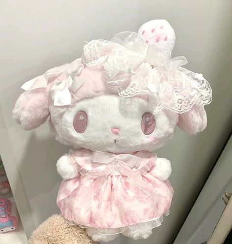 Pink Plushie, My Melody Birthday, Sanrio Melody, Toro Inoue, White Strawberry, Strawberry Birthday, Charmmy Kitty, Anime Plush, Cartoon Kawaii