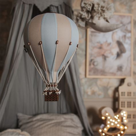 Kids Wall Decoration, Balloon Hot Air Balloon, Hot Air Balloons Art, Hot Air Balloon Decorations, Hot Air Balloon Nursery, Baby Baden, Nursery Room Inspiration, Beige And Blue, Diy Upcycling