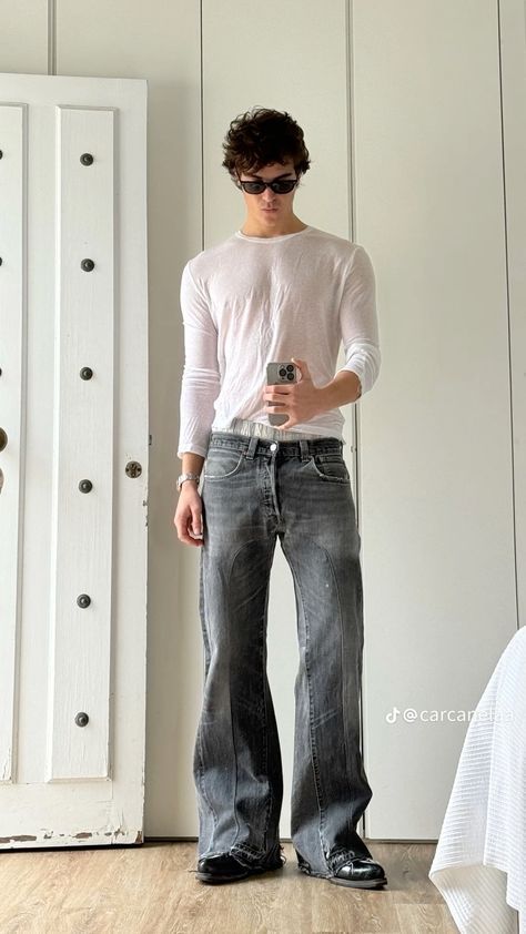 Mens Clubbing Outfits, Baggie Jeans Outfit, Baggy Jeans Outfits, Baggy Jeans Outfit, Trendy Boy Outfits, Street Fashion Men Streetwear, Jeans Outfits, Guys Clothing Styles, Mens Outfit Inspiration