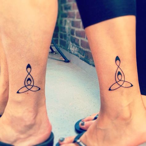 Seductive Tattoos, Mother Daughter Infinity Tattoos, Mother Daughter Symbol, Mom Daughter Tattoos, Amazing Daughter, Knot Tattoo, Tattoo Skull, Wild Tattoo, Mother Tattoos