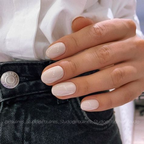 Basic Nail Colors, Gel Toe Nails, Hello Nails, Short Gel Nails, Racun Shopee, Minimal Nails, Casual Nails, Work Nails, Round Nails