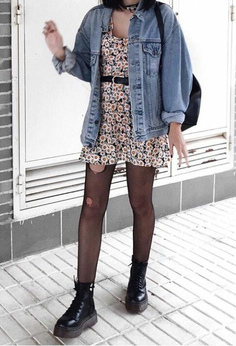 90s Looks Outfits Vintage, 10 Things I Hate About You Fashion, 90s Grunge Outfits, Hipster Aesthetic, Outfits Floral, Tumblr Style, Korean Summer Outfits, 일본 패션, Oversized Jean Jacket