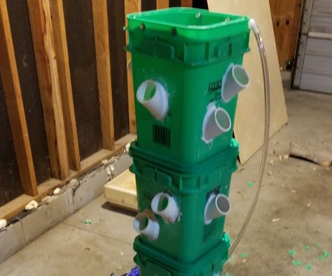 Hydroponic Tower Pvc Tower Garden Diy, Hydroponic Towers, Hydroponic Tower, Growing Tomato, Growing Food Indoors, Pot Gardening, Backyard Aquaponics, Garden Goddess, Gardening Equipment