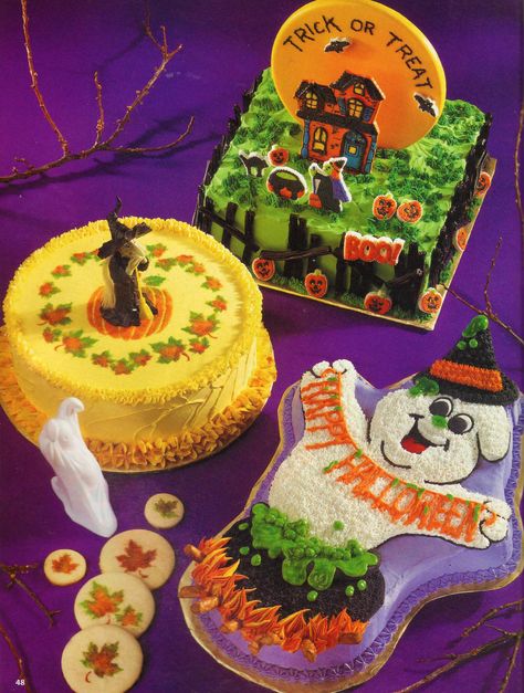 Wilton cakes 1999 Vintage Halloween Cake, Fall Nostalgia, 2000s Halloween, Halloween Core, Halloween Nostalgia, Nostalgic Halloween, Halloween Is Cool, Spooky Food, 90s Halloween