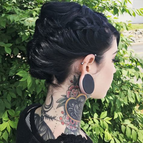 Metal Girl Style, Hand Tattoos For Girls, Alternative Aesthetic, Stretched Lobes, Tattoed Women, Getting Bored, My Last Day, Alt Girls, Dark Style