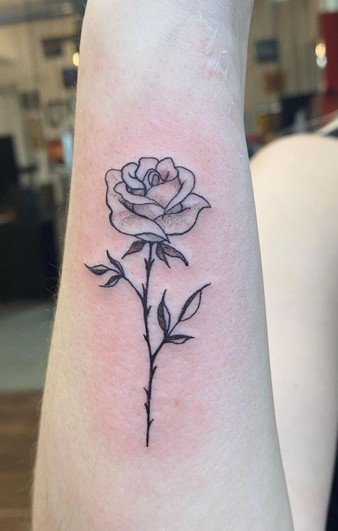 Single Rose Tattoos, Simple Rose Tattoo, Rose Tattoo On Arm, Rose Drawing Tattoo, Mama Tried, Rose Tattoos For Women, Tattoo Shading, Blue Rose Tattoos, Small Rose Tattoo