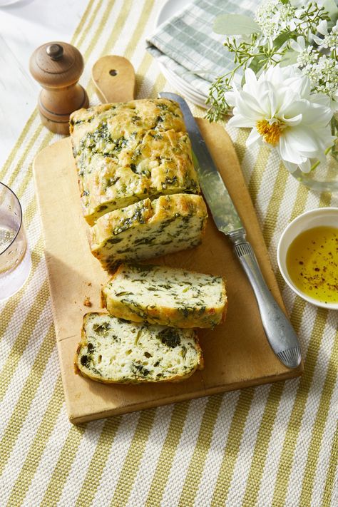 Spinach and Feta Quick Breadcountryliving Christmas Lunch Menu, Spinach Bread, Quick Bread Recipe, Spinach Feta, Chocolate Banana Bread, Christmas Lunch, Quick Bread Recipes, Spinach And Feta, Savory Breakfast