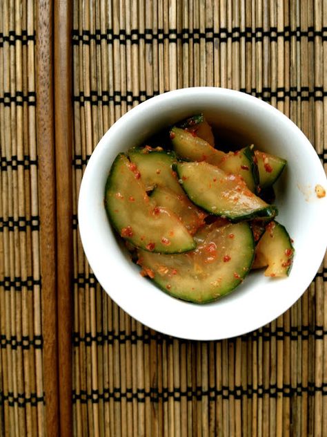 Kim Chee Recipe, Kimchee Recipe, Kim Chee, Hawaiian Snacks, Cucumber Kimchi, Cucumber Recipes Salad, Cucumber Recipes, Traditional Korean, Vegan Salad