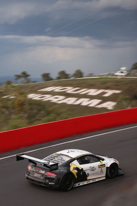 Mount Panorama, Bathurst. #AudiMotorSport Bathurst Nsw, Jenolan Caves, Mount Panorama, Audi Motorsport, Van Diemen's Land, Touring Car Racing, Race Tracks, Racing Circuit, Snow Goggles