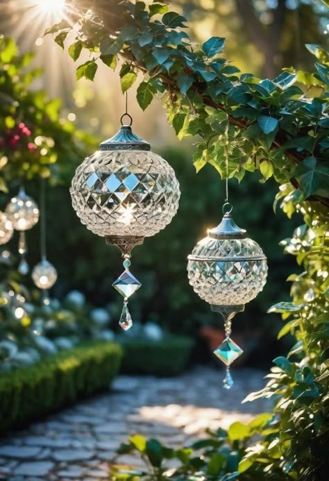 Garden Balls Ideas, Creative Outdoor Lighting Ideas, Glass Garden Art Diy Creative Ideas, Garden Glass Art, Patio Water Features Ideas, Garden Lights Ideas Outdoor, Witchy Backyard, Magical Garden Ideas, Cottage Garden Decor