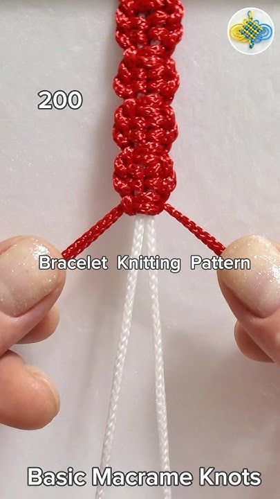 Macrame Shorts, Beginner Macrame Projects, Bracelet Knitting, Beginner Macrame, Paracord Bracelet Patterns, Paracord Bracelet Tutorial, Basic Bracelet, Macrame Bracelet Diy, Braided Bracelet Diy