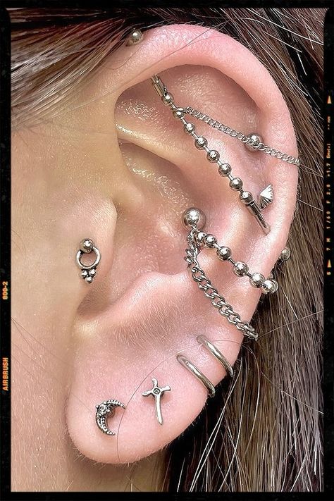 Industrial Piercing Idea Industrial And Helix Piercing, Industrial Piercing Aesthetic, Piercing Stacks, Aesthetic Piercing, Punk Piercings, Piercing Aesthetic, Ear Gauge Sizes, Constellation Piercings, Piercing Industrial