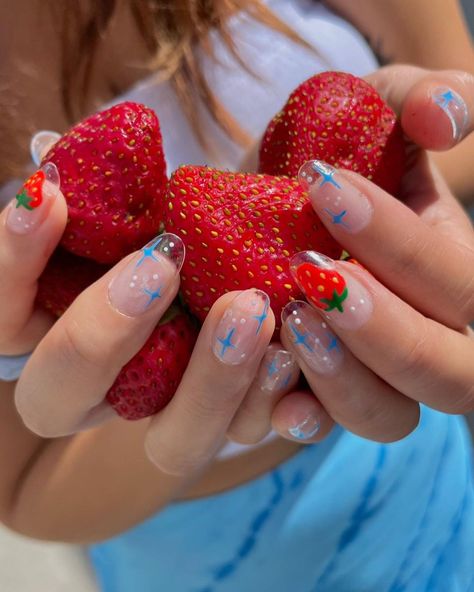 Trendy press-on nails on Instagram: “What is your favorite fruit?! 🍓💙🍓 This Strawberry much nail is on the the website! Don't miss out this cutest one!” Ombre Chrome Nails, Mickey Nails, New Nail Art Design, Best Nail Art Designs, New Nail Art, Fresh Summer, Manicures Designs, Clear Nails, Nail Pro