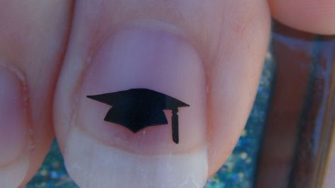 Graduation Cap Nails, Art Graduation Cap, Pedicure Party, Bridesmaid Nails, Grad Pictures, Polished Nails, Natural Nail Designs, Mens Nails, Graduation Nails