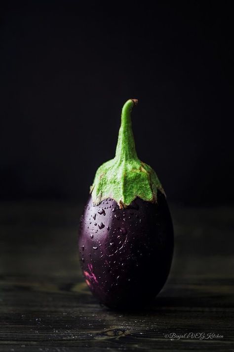 Baingan Bharta(Smoked Eggplant Curry) - Binjal's VEG Kitchen Vegetables Photography, Fruit Photography, Still Life Photos, Plant Photography, Still Life Art, Fruit And Veg, Photographing Food, Malbec, Beautiful Food