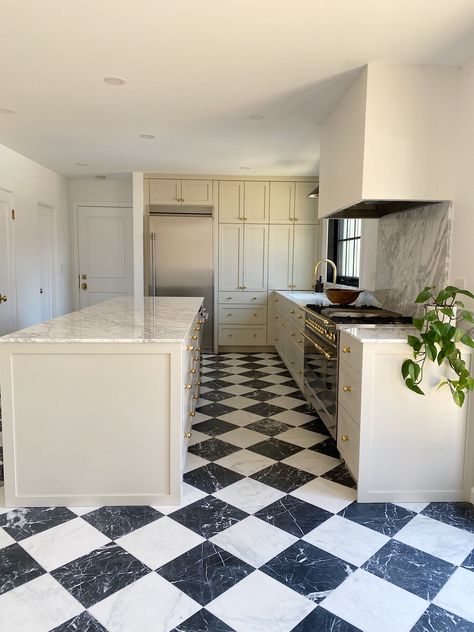 Checkered marble tile Checkered Floors Living Room, Grey And White Marble Checkered Floor, Black And White Floor Kitchen, Checkered Board Floor, Checkered Tile Kitchen, Natural Cream By Benjamin Moore, Marble Checkered Floor, Checkerboard Tile Floor, Checkered Tile Floor