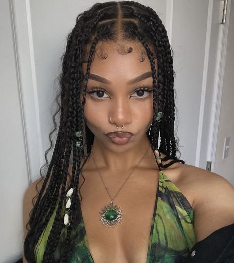 Cute boho braids with accessories Curly Braided Hairstyles, Weave Hairstyles Braided, Pretty Braids, Box Braids Hairstyles For Black Women, Cute Box Braids Hairstyles, Pretty Braided Hairstyles, Curly Girl Hairstyles, Penteado Cabelo Curto, Braided Hairstyles For Black Women