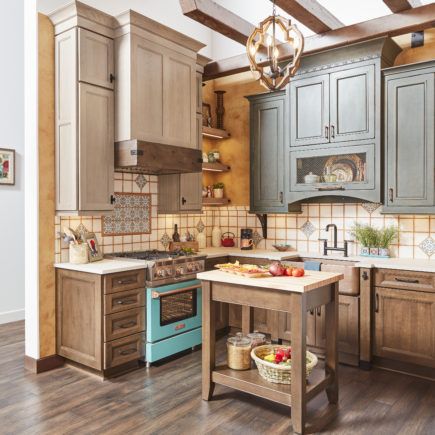 Wellborn Cabinet Blog | Page 3 of 21 | The Essence of Cabinetry European Summer Home, Cherry Cabinet Kitchen, Country Chic Decorating, Fall Kitchen Ideas, Condo Remodel Ideas, Modern Kitchen Set, Downtown Home, Spice Kitchen, Wellborn Cabinets