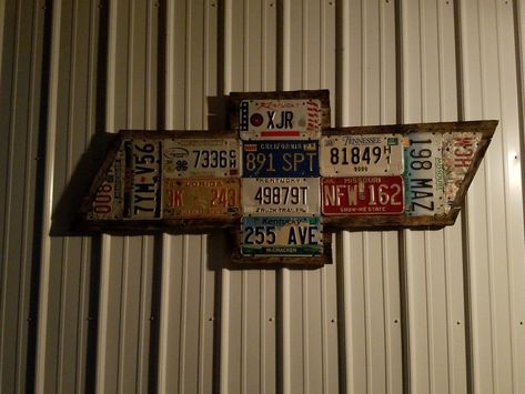 Repurpose Old License Plates, Automotive Wall Decor, License Plate Bedroom Decor, Old License Plate Ideas Wall Art, License Plate Ideas Decor, License Plate Art Ideas, License Plates Ideas, Old License Plate Ideas, License Plates Diy