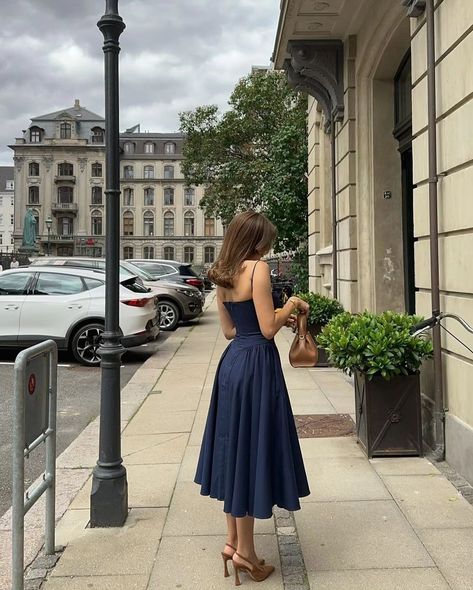 Dressing up for no reason just because I feel like it! 💐🦋💖 Midi Dress A Line, Dresses Navy Blue, Grey Floral Dress, Black Polka Dot Dress, Cute Prom Dresses, Professional Dresses, Pinterest Outfits, Holiday Dress, Wedding Dress Long Sleeve