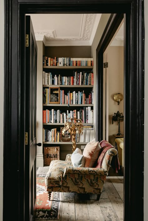 Beautiful Home Library, Mad About The House, Old Brick Wall, Cottage Style Kitchen, Two Bedroom House, Design Salon, London House, Victorian Home, Fireplace Surrounds