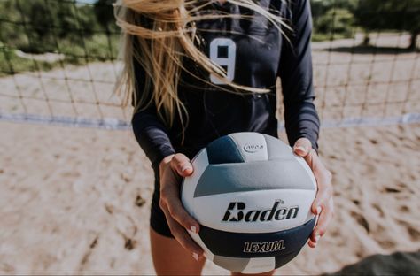 Volleyball Goals, Heart Bones, Foto Best Friend, Volleyball Photography, Volleyball Wallpaper, Volleyball Photos, Volleyball Workouts, Volleyball Shirts, Team Photography