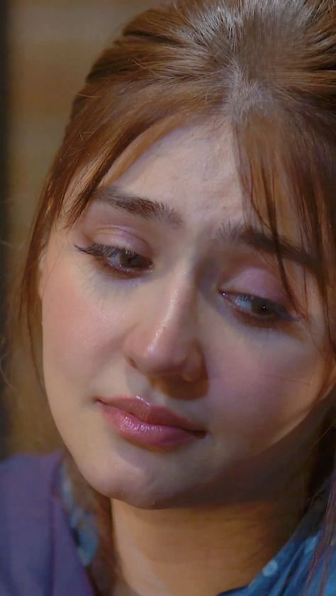 Durefishan In Ishq Murshid, Hania Amir Hot Pics, Durefishan Saleem, Pakistani Makeup Looks, Pakistani Makeup, Downtown Photography, Pretty Nose, Stylish Actresses, Hania Amir