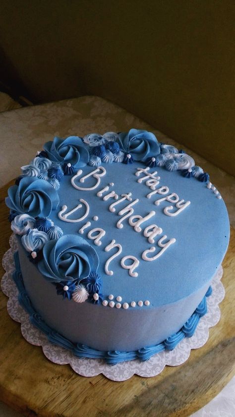 Blue Round Birthday Cake, Simple Cake Designs Blue, Simple Cakes For Beginners, Simple Cake Decorating Ideas For Men, Simple Birthday Cakes For Boys, Light Blue Birthday Cake For Women, Light Blue Cake Aesthetic, Half Pound Cake Design, Boy Birthday Cake Simple