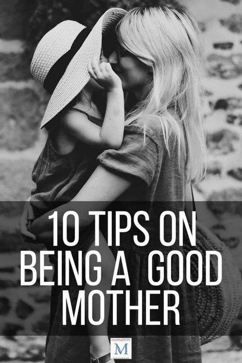 It is only natural for moms to wonder if they are doing a good job as a mom? Constantly we wonder things like “how to be a good mom?” and “Am I a good mom?” #amiagoodmom #momtips #momadvice Being A Good Mom, Pov Mom, Be A Good Mom, Mom Kitchen, Good Mom, Baby Gadgets, Japanese Mom, Mom Son, Best Mother