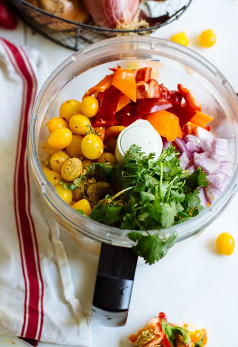 10 minute sun gold salsa {for the freezer} | theclevercarrot.com The Clever Carrot, Clever Carrot, Cherry Tomato Recipes, Canning Vegetables, How To Make Salsa, Small Pasta, Fresh Salsa, Beef Recipes For Dinner, Salsa Recipe