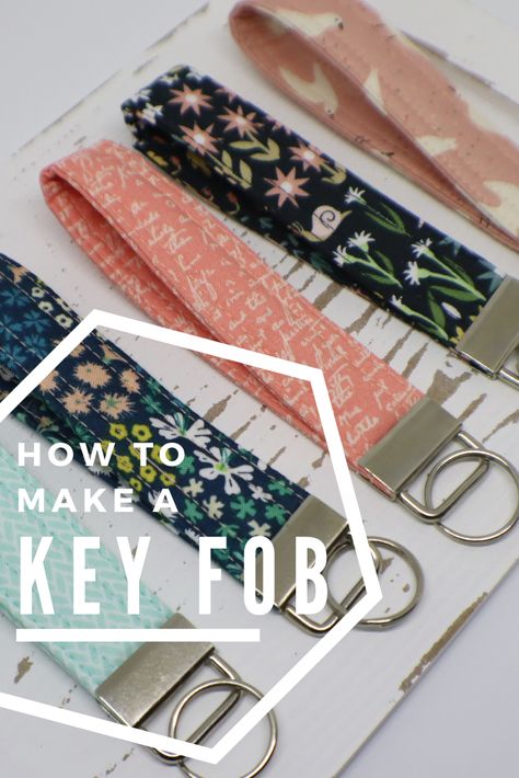 Fabric Key Fob Diy, Key Fob Sewing Pattern, Keyfob Diy, Key Fob Tutorial, Diy Key Fob, Key Fobs Diy, Sew Accessories, Chain Tutorial, Make Your Own Fabric