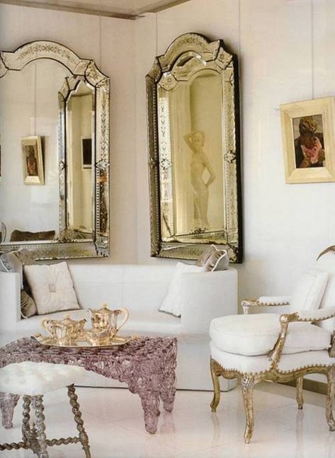 Discover 25 of the most astounding and original Venetian Mirrors in the world #venetianmirrors #antiquemirrors #vintagemirrors #wallmirrors #venetian #interiordesign #luxurydesigns #interiordesign Venetian Mirror Living Room, Eclectic Inspiration, Venetian Glass Mirror, Mirror Living Room, Venetian Mirror, Luxurious Bed, Luxury Interiors, Golden Rule, Decoration Inspiration