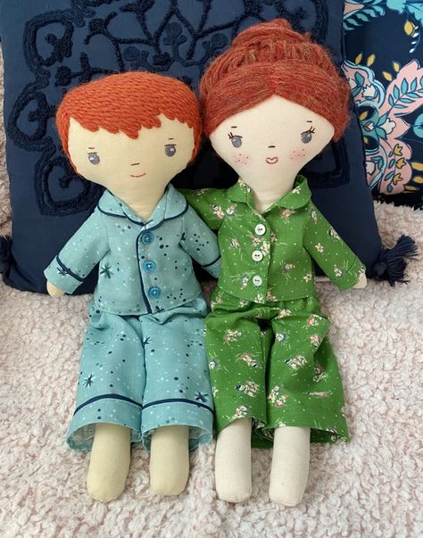 Free Doll Pajamas Pattern for the Make-Along Club - Wee Wonderfuls Doll Pajama Pattern, Doll Pajama Pattern Free, Rag Doll Clothes Patterns Free, Wee Wonderfuls, Pajamas Pattern, Doll Clothes Tutorial, Doll Pajamas, Diy Rag Dolls, Hazel Village