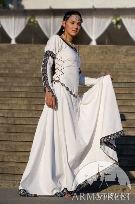 Medieval Wedding Dress, Dressed In White, Medieval Garb, Chess Queen, Medieval Wedding, Period Dress, Medieval Costume, White Cotton Dress, Queen Dress