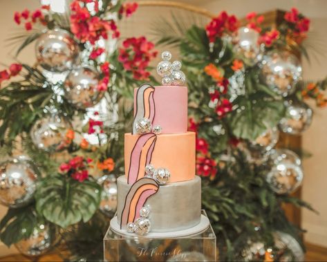 Wedding Cake With Disco Balls, Wedding Cake Colorful, Funky Wedding Cakes, Wedding Cake Display, Funky Wedding, Pink Weddings, Retro Disco, Cake Display, Disco Balls